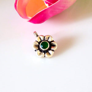 Handmade Pure Silver Emerald Flower Nose Pin ( Non - Pierced ) - Enumu