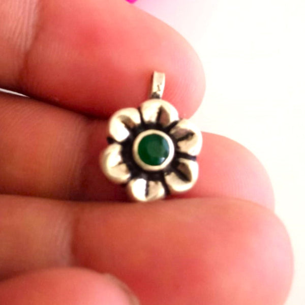 Handmade Pure Silver Emerald Flower Nose Pin ( Non - Pierced ) - Enumu