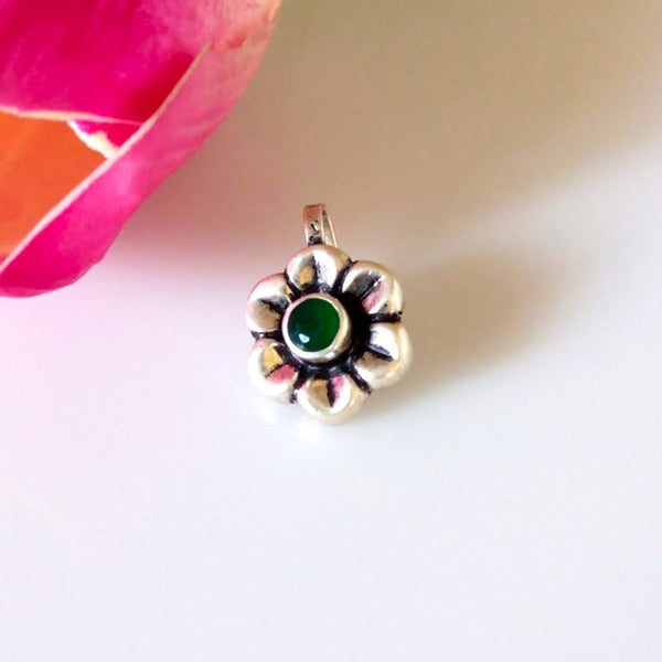 Handmade Pure Silver Emerald Flower Nose Pin ( Non - Pierced ) - Enumu