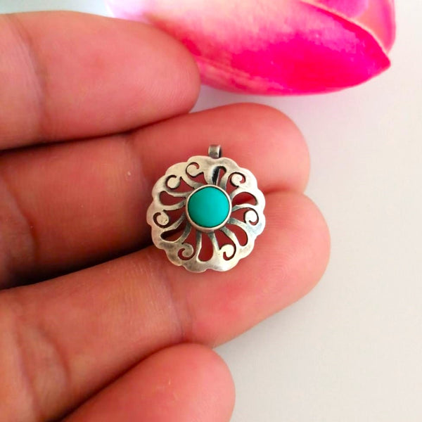 Handmade Pure Silver Flower Turquoise Nose Pin ( Non - Pierced ) - Enumu