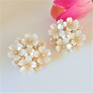 Huge Pearl Flower Studs - Enumu