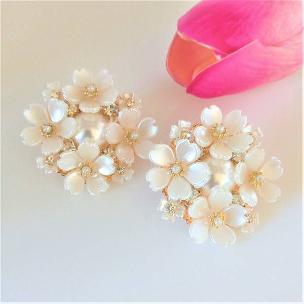 Huge Pearl Flower Studs - Enumu