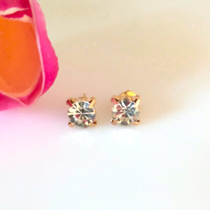 Solitaire Crystal Studs - Enumu