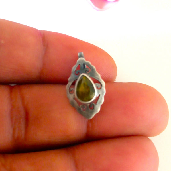 Pure Silver Olive Green Nose Pin ( Non - Pierced ) - Enumu