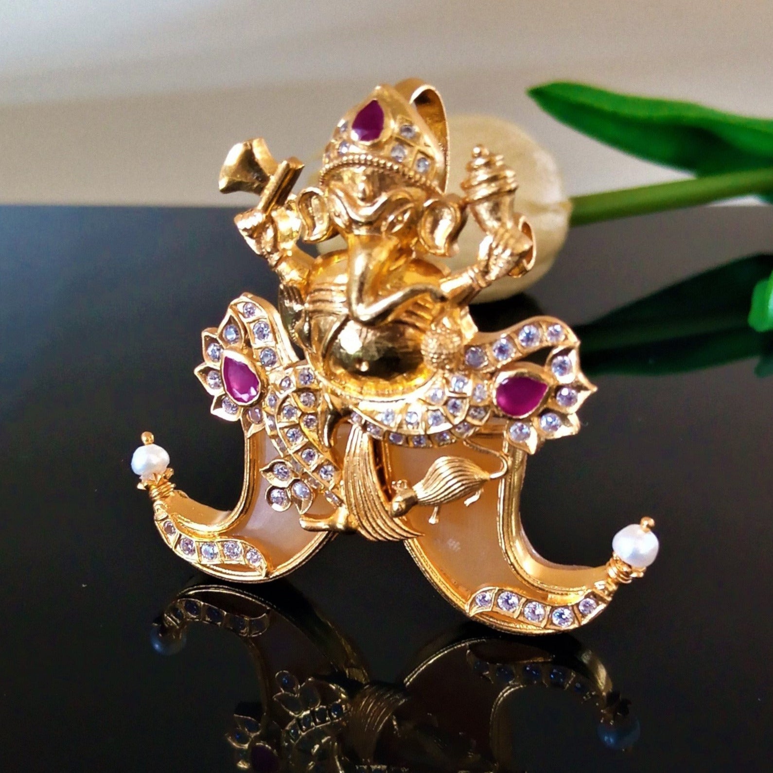 Handmade Silver Ganesha Tiger Claw Puli Goru) Pendant