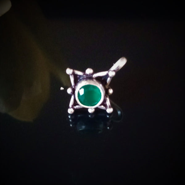 Handmade Pure Silver Green Nose Pin ( Non - Pierced ) - Enumu