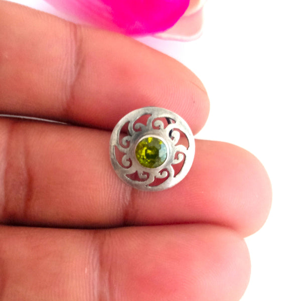 92.5 Pure Silver Peridot Nose Pin ( Non - Pierced ) - Enumu