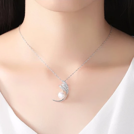 Silver outlet moon chain