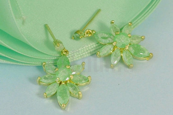 Light Green Ice Shine Earrings - Enumu