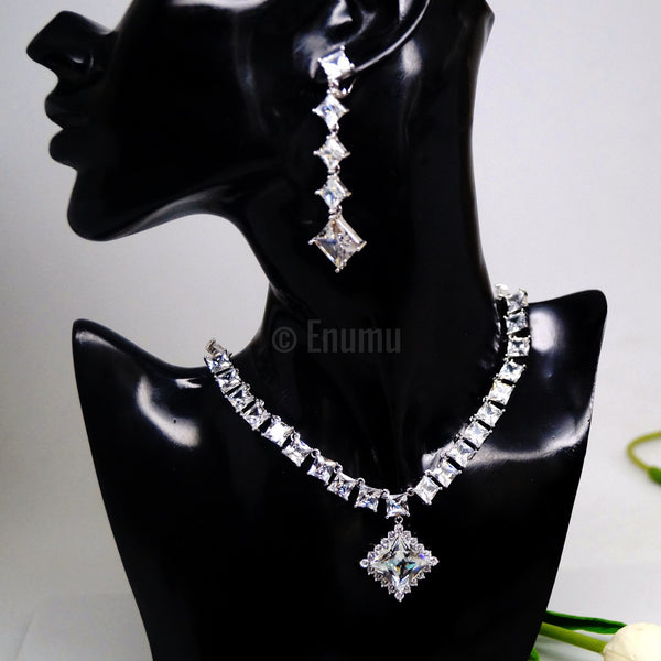 Diamond Necklace Set with Bracelet (6.5" or 17 cms) - Enumu