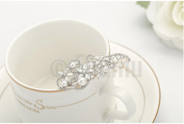 Pearl and Swiss Zircon Brooch - Enumu