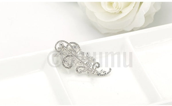 Pearl and Swiss Zircon Brooch - Enumu