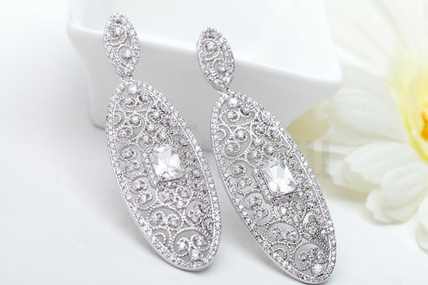 Grand Swiss Zircon Dangle Earrings - Enumu