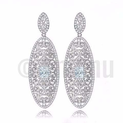 Grand Swiss Zircon Dangle Earrings - Enumu