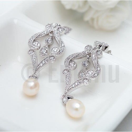 Simple Pearl Dangle Earrings - Enumu