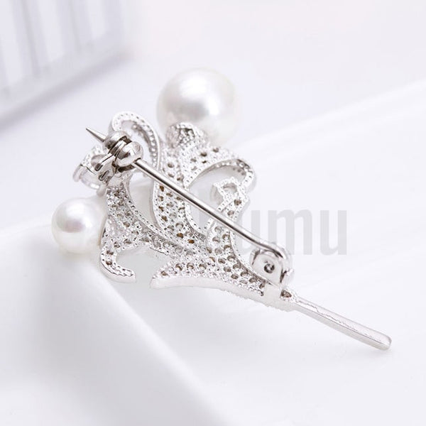 Lilly and Pearl Brooch - Enumu