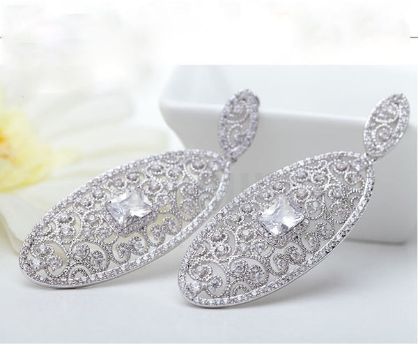 Grand Swiss Zircon Dangle Earrings - Enumu