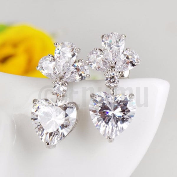 Simple Heart Diamond Imitation Earrings - Enumu