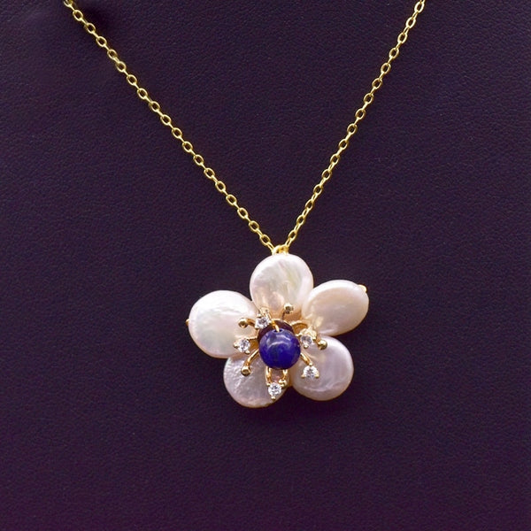 Small Flower Necklace with Pearl Centre Silver | Lisa Angel